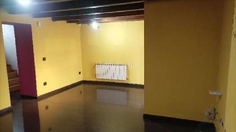 Foto 05aab9fd-051a-4ad5-9396-46fb77aafff6. Casa adossada amb calefacció a Valdefresno