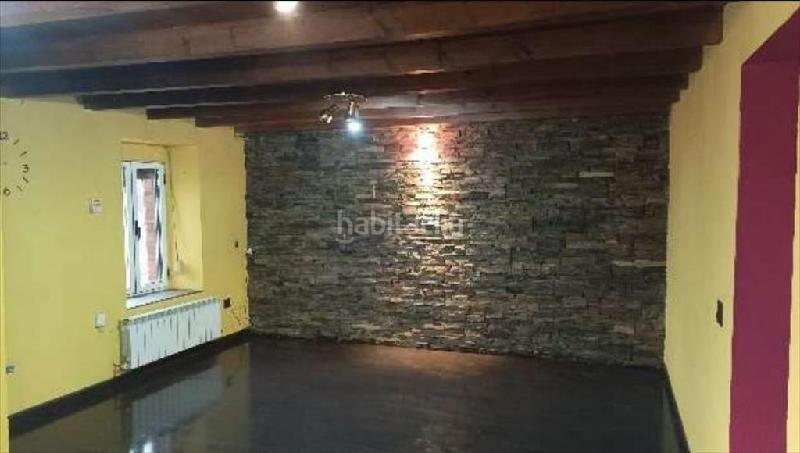 Foto 2c4824c0-f1ec-404c-95c4-d2c983d683dc. Casa adossada amb calefacció a Valdefresno