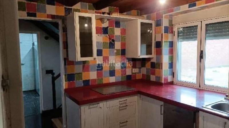 Foto b1f9b5e2-3e6c-49be-9375-236585820b13. Casa adossada amb calefacció a Valdefresno