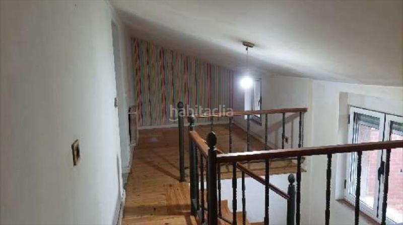 Foto fd74d4a1-8456-41b8-b998-5a2b04f99b3c. Casa adossada amb calefacció a Valdefresno