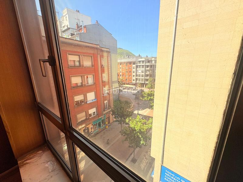 Foto c90715b4-f198-432a-b237-4bcb8161ab3c. Ufficio con riscaldamento in Centro Ponferrada