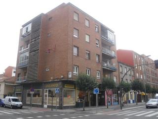 Appartement  Calle fdez ladreda. Vivienda en zona la chantrialeon