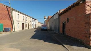 Fabrikhalle  Calle mayor-zp. Nave industrial con terreno urbano en zambroncinos  zotes del pa