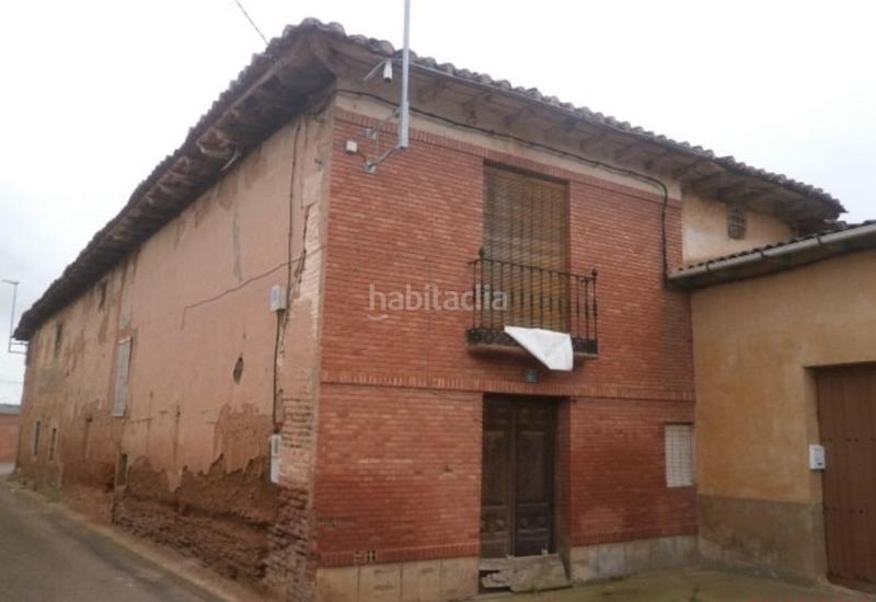 Foto 1fde132f-f9df-43b0-a09a-83a244c160ca. Masía casa con terreno para reformar en Toral de los Guzmanes