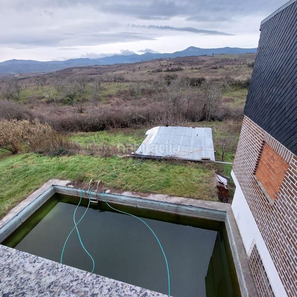 Foto 684c0763-e42b-4d84-83fd-556c17e690de. Xalet amb aparcament piscina a Área Rural Sur Ponferrada