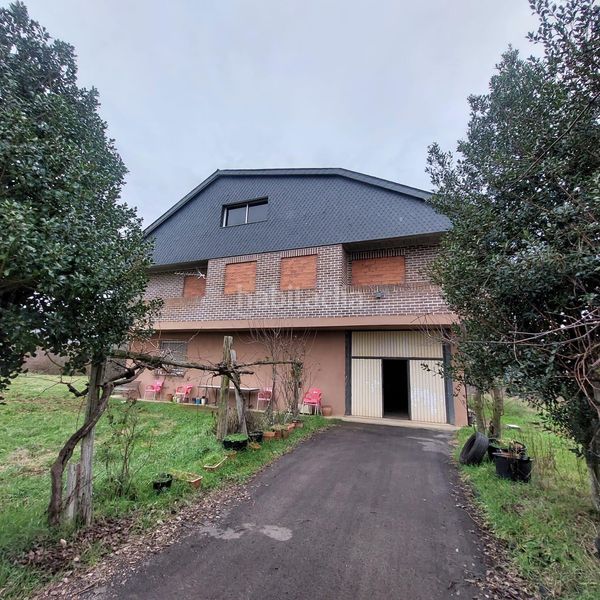 Foto 7f3bcccb-c117-4ffc-b785-52daf5478874. Xalet amb aparcament piscina a Área Rural Sur Ponferrada