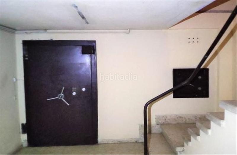 Foto c14292f6-8c8e-4d25-b8ee-4b125ac1b233. Local comercial  en el centro en Bembibre