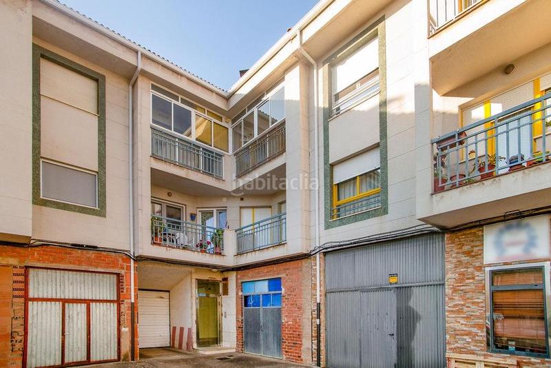 Foto 7e3cb4f7-2efe-4574-bbb9-cdd55db7c2c8. Piso  en matallana del torio en Centro Ponferrada