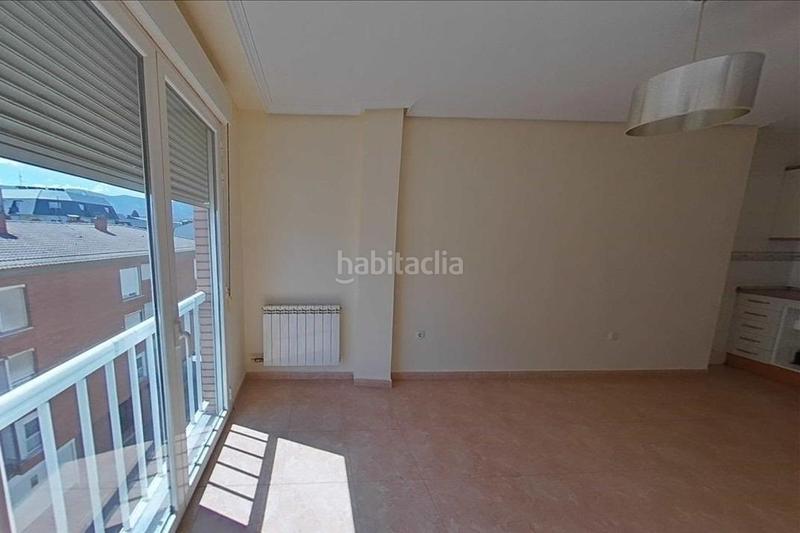 Foto c83fb9fe-b3b9-4153-a79c-90564986acae. Pis amb calefacció aparcament a Bembibre