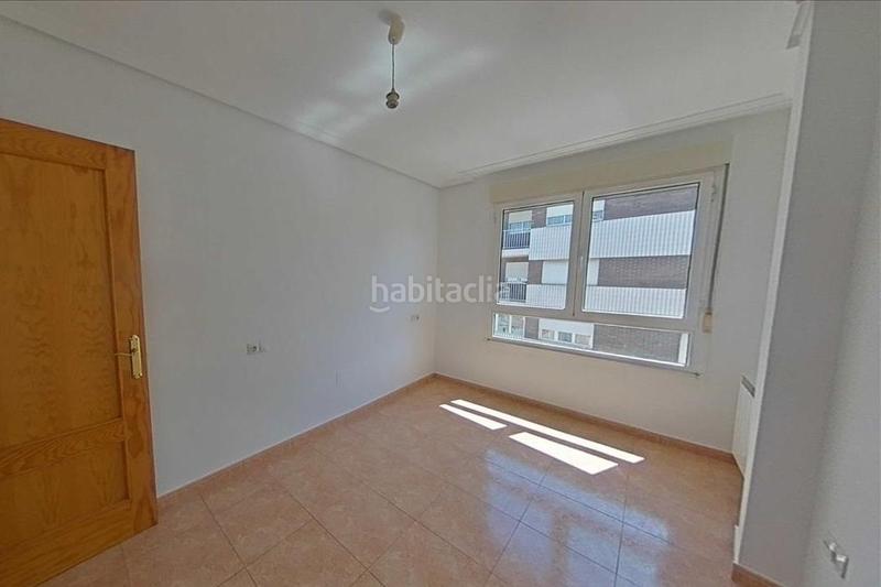 Foto ced41c2b-e10a-485b-b7b5-3a98fdf6b34e. Pis amb calefacció aparcament a Bembibre