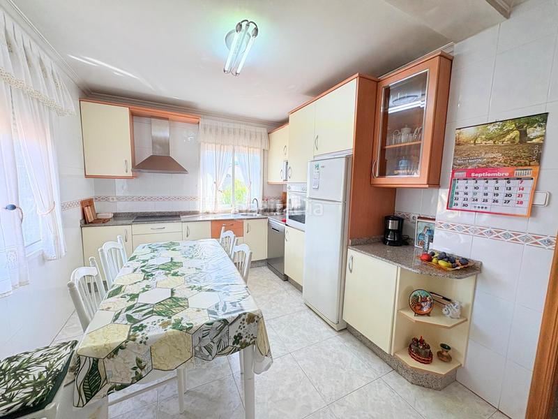 Foto 57f73c9a-9875-4f4f-bdaf-b9243cf3eb1a. Casa amb calefacció aparcament a Compostilla - Columbrianos Ponferrada