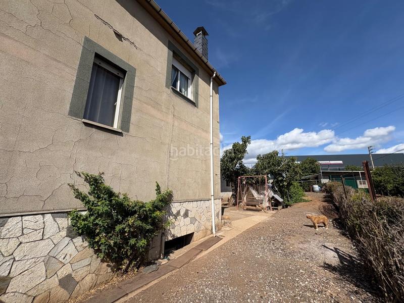 Foto bbf76924-0ea6-4463-b285-a220bf962354. Casa amb calefacció aparcament a Compostilla - Columbrianos Ponferrada