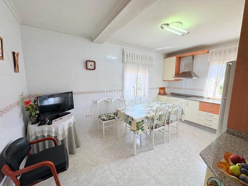 Foto bdd8ba2a-45f3-4f34-a02c-5dc0c167967b. Casa amb calefacció aparcament a Compostilla - Columbrianos Ponferrada