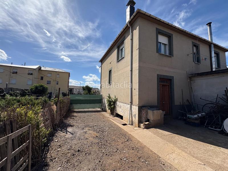 Foto e7531a9f-099d-42bf-aa55-0dfd9f3208f4. Casa amb calefacció aparcament a Compostilla - Columbrianos Ponferrada