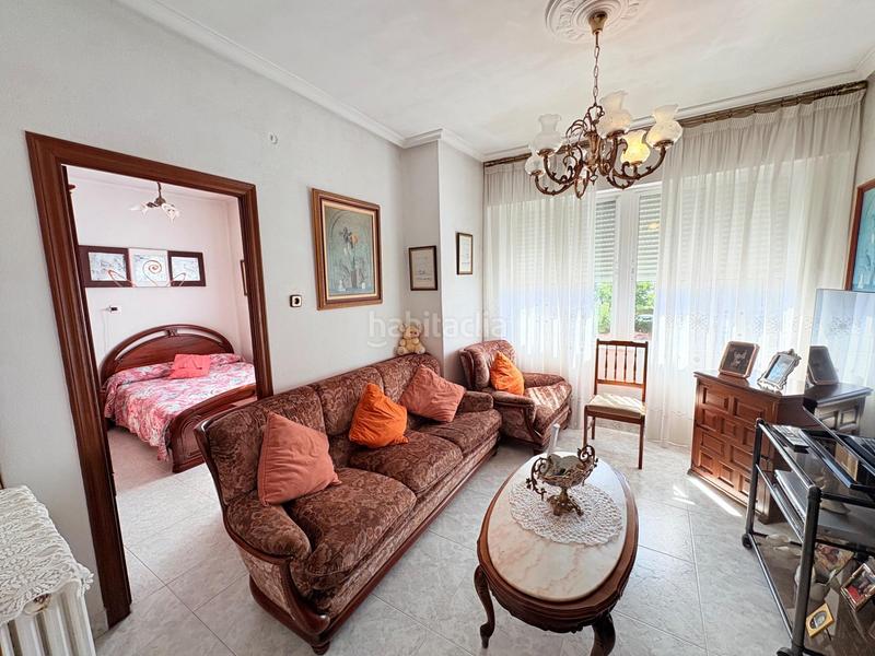 Foto f946bf72-c2f7-4886-b080-a4e5e1344d7a. Casa amb calefacció aparcament a Compostilla - Columbrianos Ponferrada