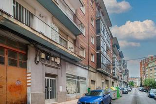 Appartement à Centro. Piso para reformar en zona estacion de tren