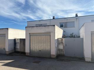 Maison jumelée à Arganza. Moderno adosado en arganza