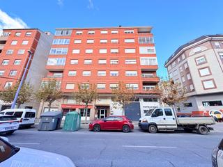 Appartement à Flores de Sil - La Placa. Gran piso en avd portugal