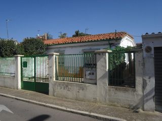 House in Trobajo del camino. Casa para reformar en trobajo del camino