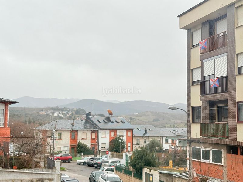 Foto 3064ff99-d73b-4658-bae0-6bfeeffa1f15. Xalet amb aparcament a Zona Alta Ponferrada