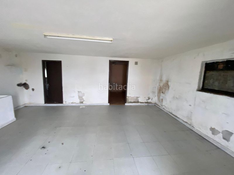 Foto 4c41bb82-5e37-4a08-b27c-ace8bd65b0a1. Masia amb aparcament a Carrizo