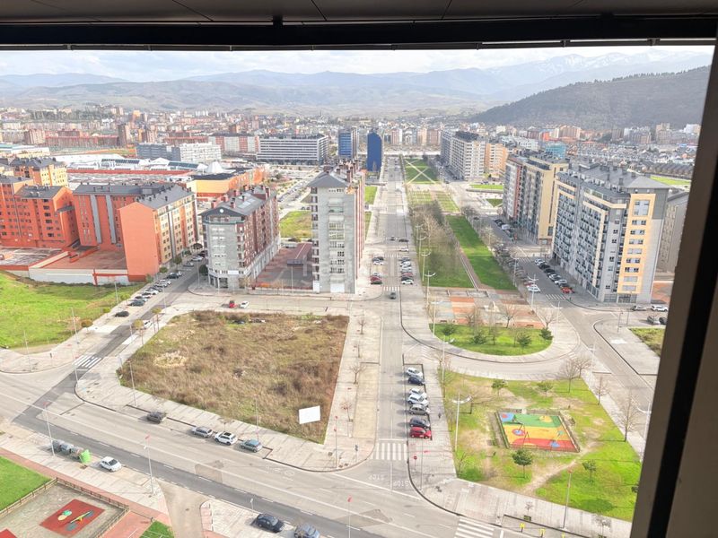 Foto c4f4cb22-0047-4c19-94f5-012f1a9f2491. Pis amb calefacció aparcament a Centro Ponferrada