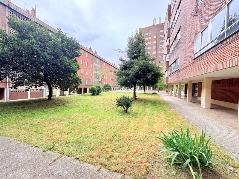 Foto 3436ef25-3f93-49e3-b91f-8e27f08069f5. Pis amb calefacció a Centro Ponferrada