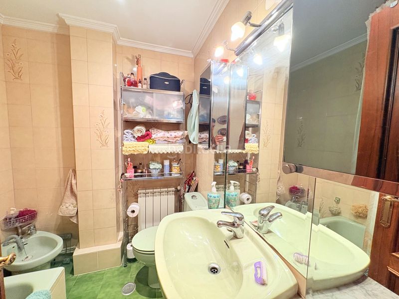 Foto 45fb0c74-616a-4129-9d22-5e53401b6a00. Pis amb calefacció a Centro Ponferrada