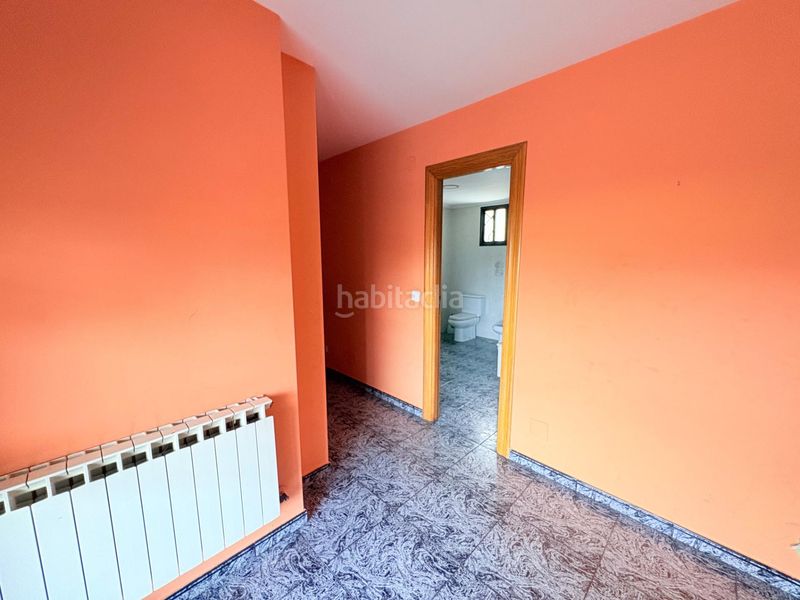 Foto 87f92de3-baea-42ef-a81c-558e4651235d. Casa amb aparcament a Carracedelo