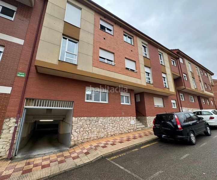 Foto 19a9b390-3c0e-46c4-a107-c2034823587d. Aparcament cotxe a Villaquilambre