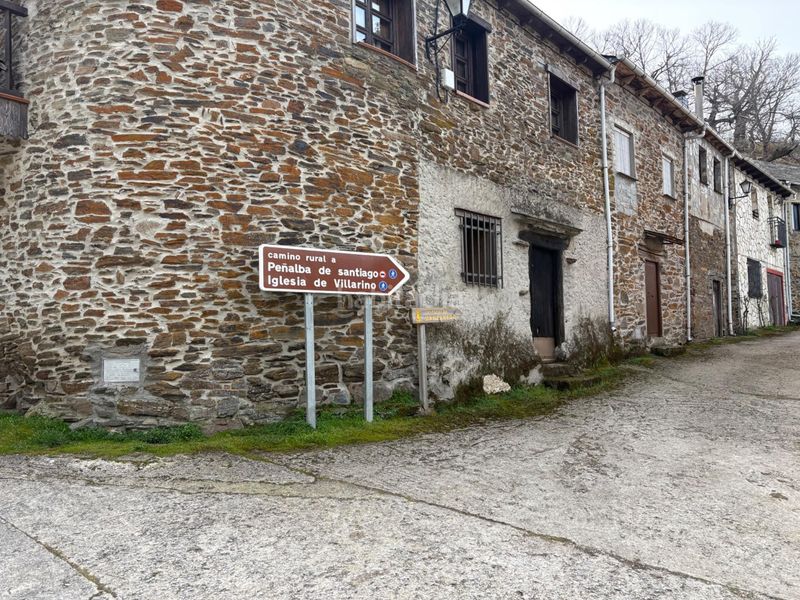 Foto 2b54ac89-5a37-49b9-9517-358fc05f8df5. Casa amb calefacció a Área Rural Sur Ponferrada