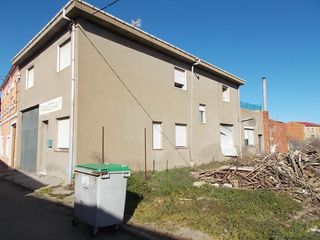 Mas à Bustillo del Páramo. Casa para reformar en bustillo del paramo