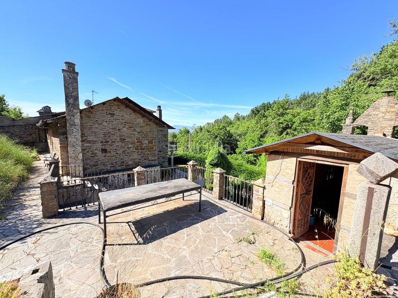 Foto f9b337e4-b0ce-44be-ba7c-b01510f9b643. Xalet amb calefacció aparcament a Arganza