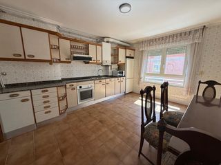 Lloguer Pis a Flores de Sil - La Placa. Alquiler de habitaciones desde 190