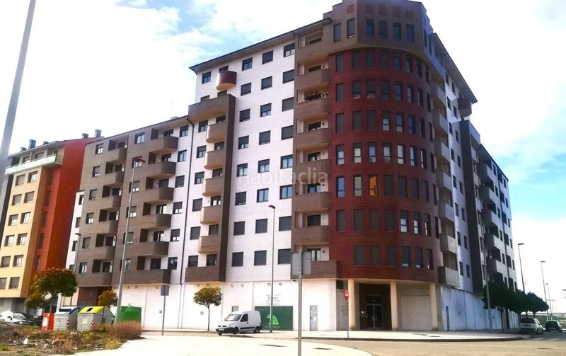Foto cb12d5bf-09f2-4bd7-b636-0bbf4e7fc356. Aparcament cotxe a Centro Ponferrada