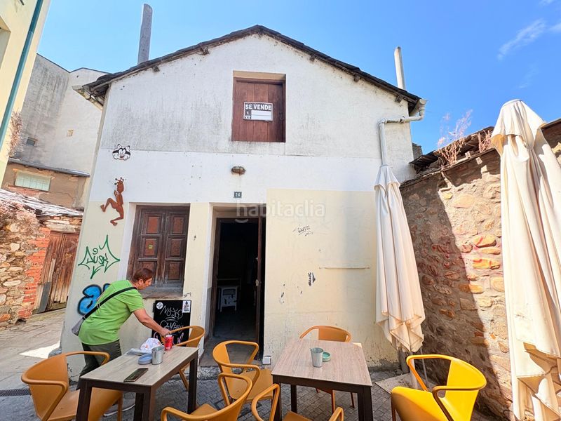 Foto e3ee41b6-d513-47ef-a824-5abadbb3df12. Casa a Zona Alta Ponferrada