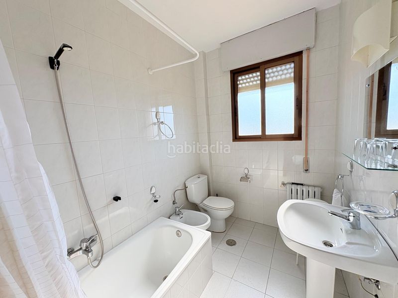 Foto 8083983d-3607-44db-85a1-d283a0675328. Edifici a Carracedelo