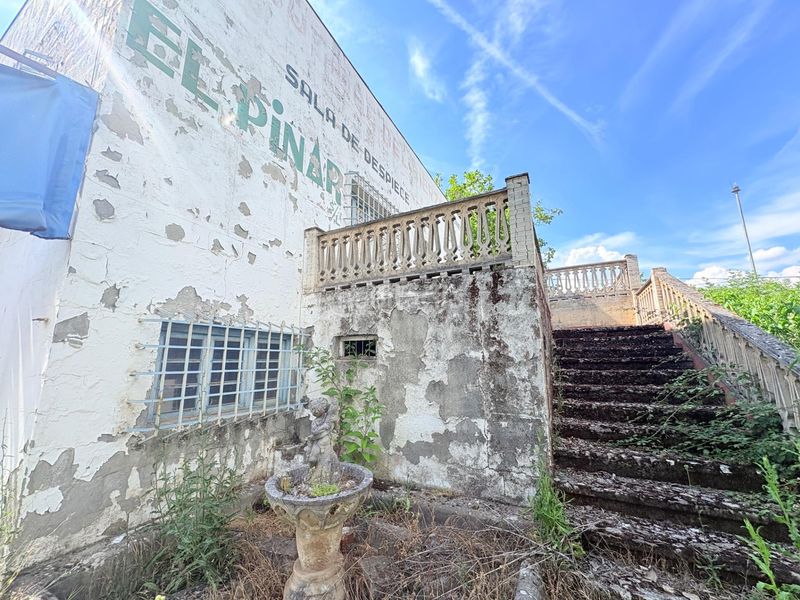 Foto b5620282-1f1e-4277-b91d-cda4a21170aa. Edifici a Carracedelo