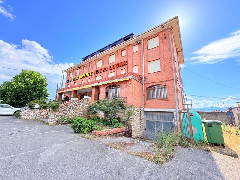 Foto f9d74909-5145-475f-8b91-4ebcb482be60. Edifici a Carracedelo