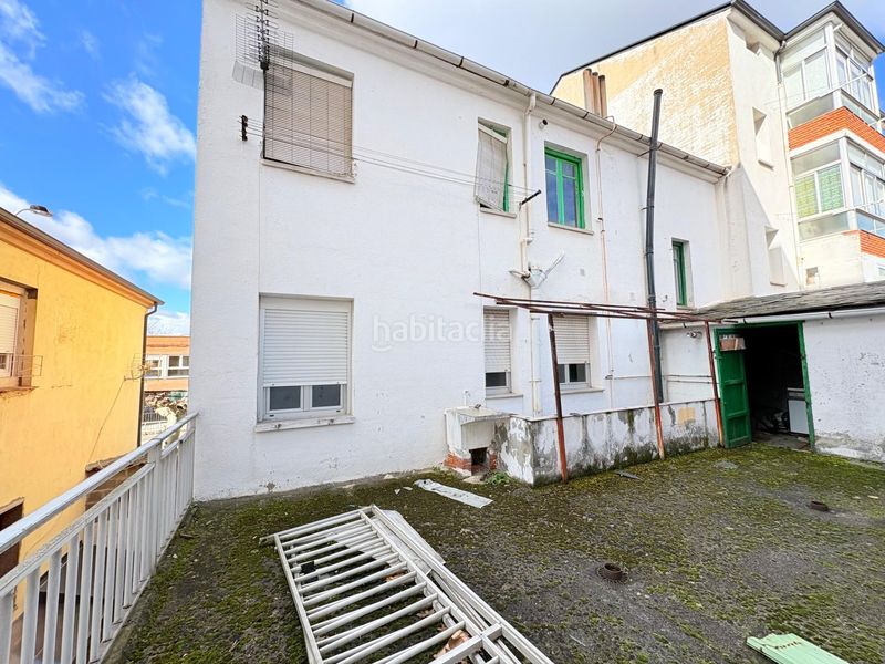 Foto 6a0d463d-dbcf-4180-aa99-24cc971226a5. Edifici a Flores de Sil - La Placa Ponferrada