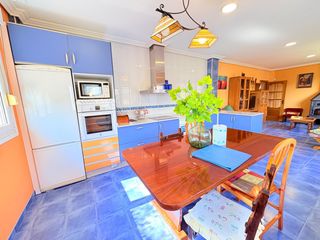 Chalet in Flores de Sil - La Placa. Chalet independiente en dehesas ponferrada