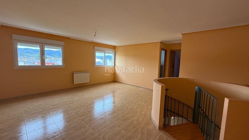 Foto bc0da0b8-a58a-4ef5-8b9c-7c5b1c9906ab. Pis amb calefacció aparcament a Cacabelos