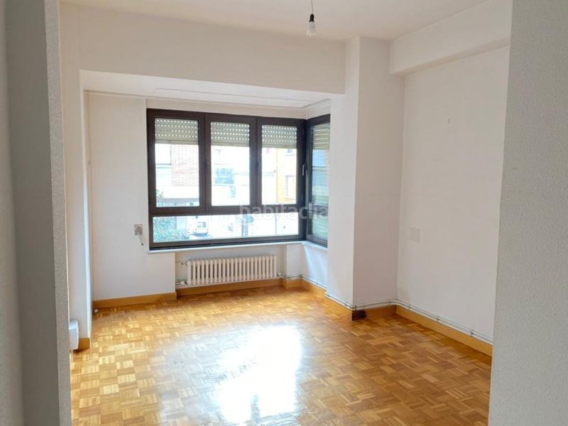 Foto 5f01931f-4508-42f9-af31-c0c32c824814. Miete büro mit heizung in Centro Ponferrada