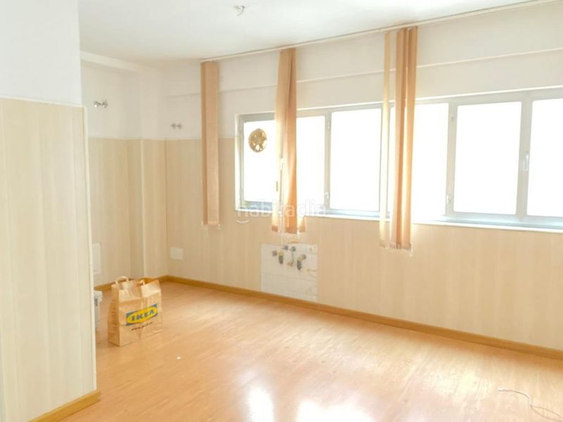 Foto 5f48cd4a-8715-43e3-bc05-e137e0f01c73. Miete büro mit heizung in Centro Ponferrada