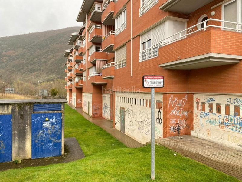 Foto 2db45a6d-1fea-434b-898c-cca2a268f75f. Local comercial a calle asuncion 7 a Flores de Sil - La Placa Ponferrada