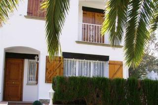 Casa adossada a Torre Valentina-Mas Vilar de La Mutxada-Treumal. 300 metros de la playa, parking