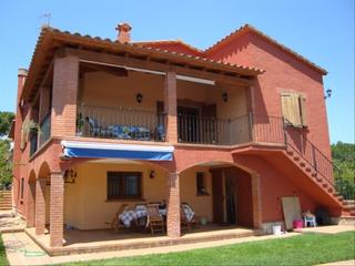 Chalet en Cabanyes-Mas Ambrós-Mas Pallí. Con apartamento de invitados
