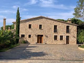 Masia a Urbanitzacions. Santa cristina daro/masia