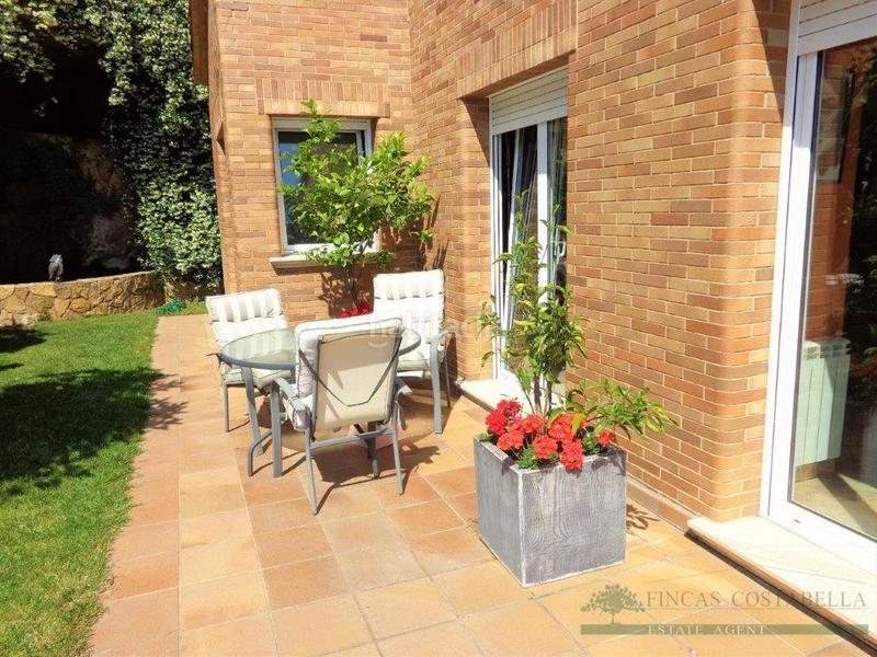 Foto 34d0b6c1-4417-4c6a-ad70-3cd3c3ca2c1e. Xalet amb calefacció aparcament piscina a Serra Brava Lloret de Mar