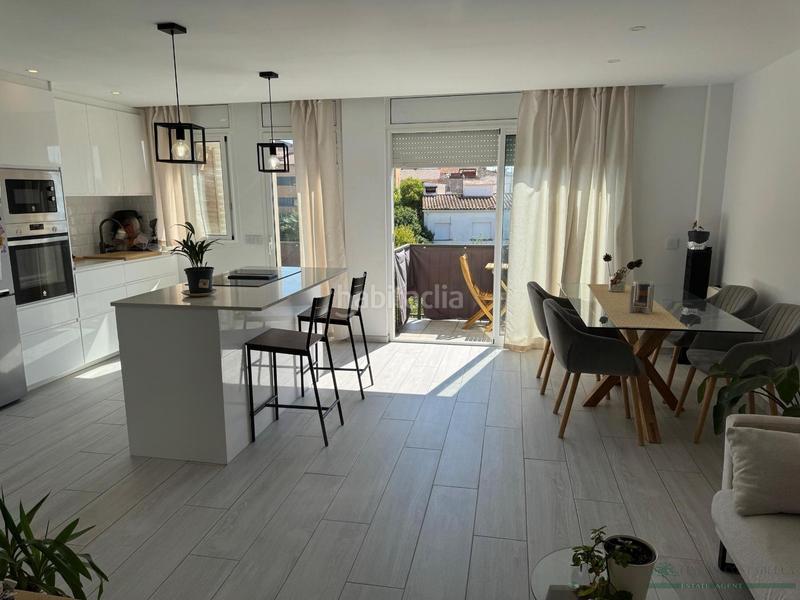 Foto 94a6dd4c-4293-4bc4-9661-c94dc91dd736. Àtic amb calefacció aparcament a Poble Calonge